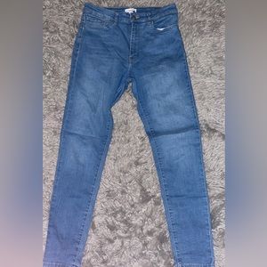 Women light blue jeans